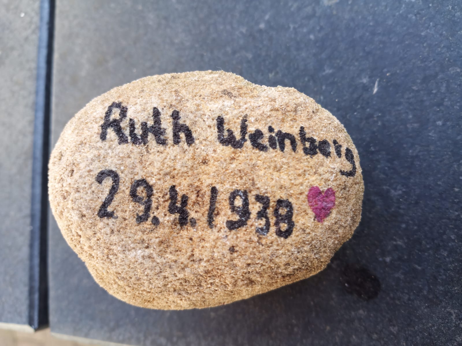 Ruth Weinberg, Gedenkstein April 2021